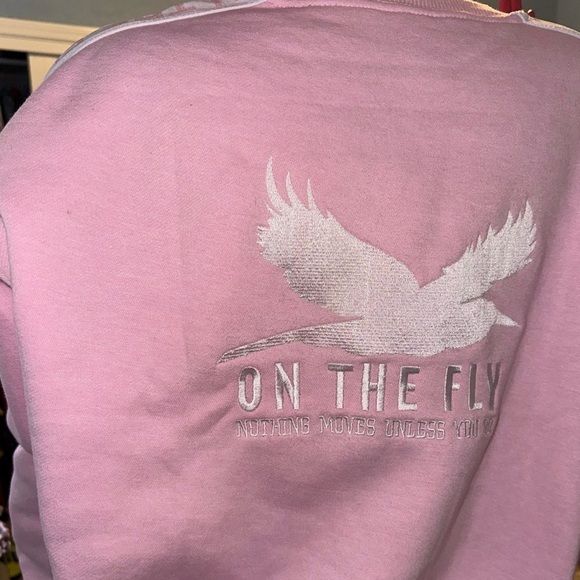 ON THE FLY Crop Sweater - Picture 2 of 6